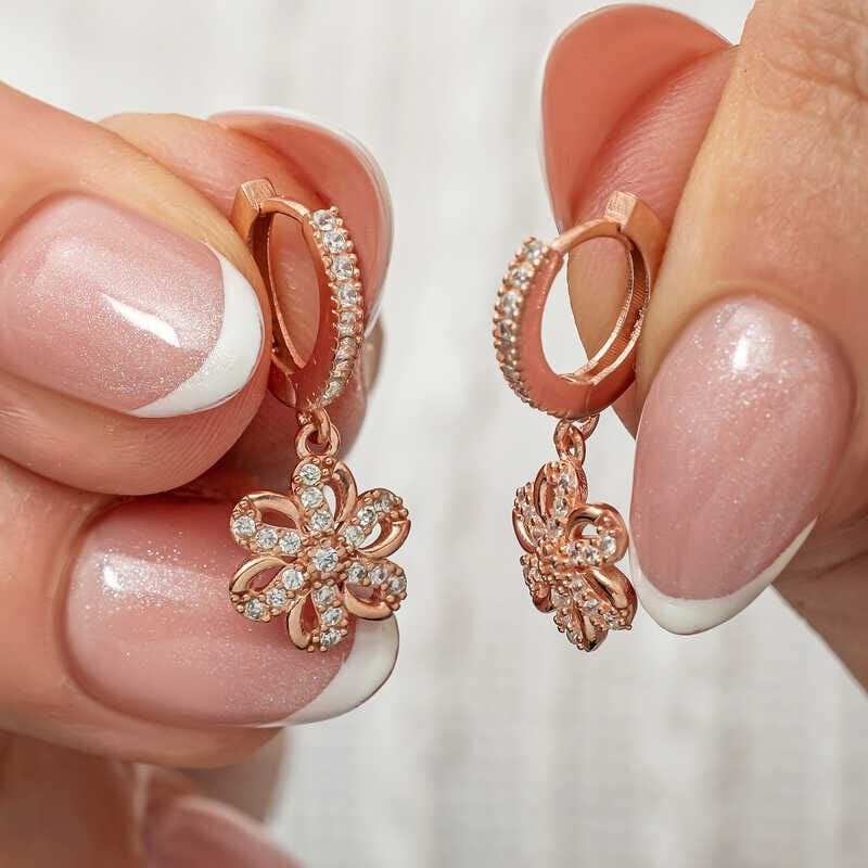 Gümüş Sallantılı Rose Çiçek Kadın Küpe