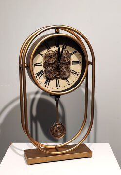 Özel Tasarım Metal  Çarklı Masa Saati