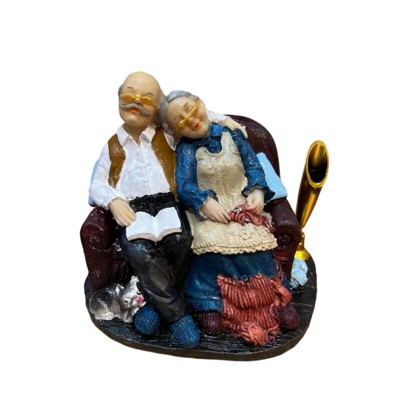 Polyester Yaşlı Çift Kalemlikli Biblo