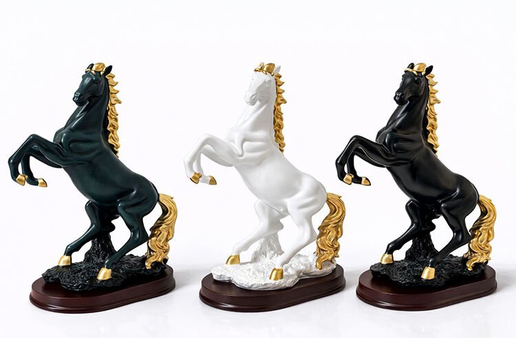 Polyester Şahlanmış At Figürü