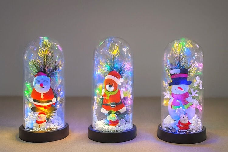 Yılbaşı Temalı Işıklı  Dekoratif Cam Fanus