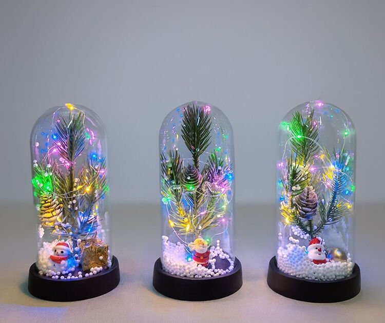 Yılbaşı Temalı Işıklı  Dekoratif Cam Fanus