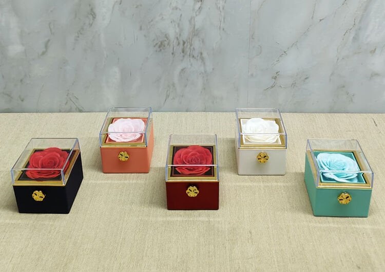 Romantik  Gül Yüzük Kutusu Kare