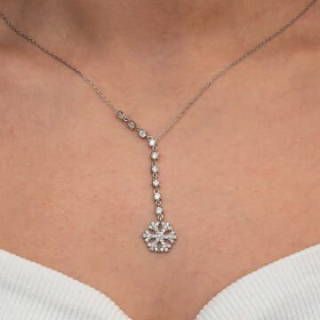 Gümüş Sıralı Zirkon Taşlı Kar Tanesi Kadın Kolye