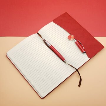 Çizgili Defter Ve Metal Kalem Seti