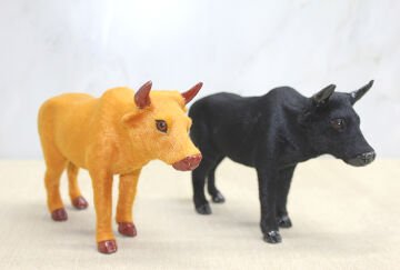 Tüylü Boğa Figürü