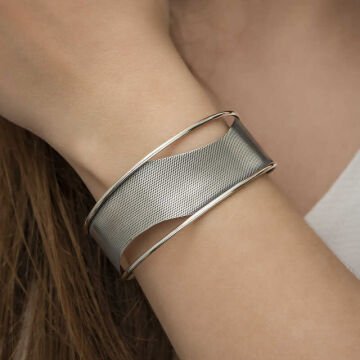 925 Ayar Gümüş Eskitme Desenli Bilezik