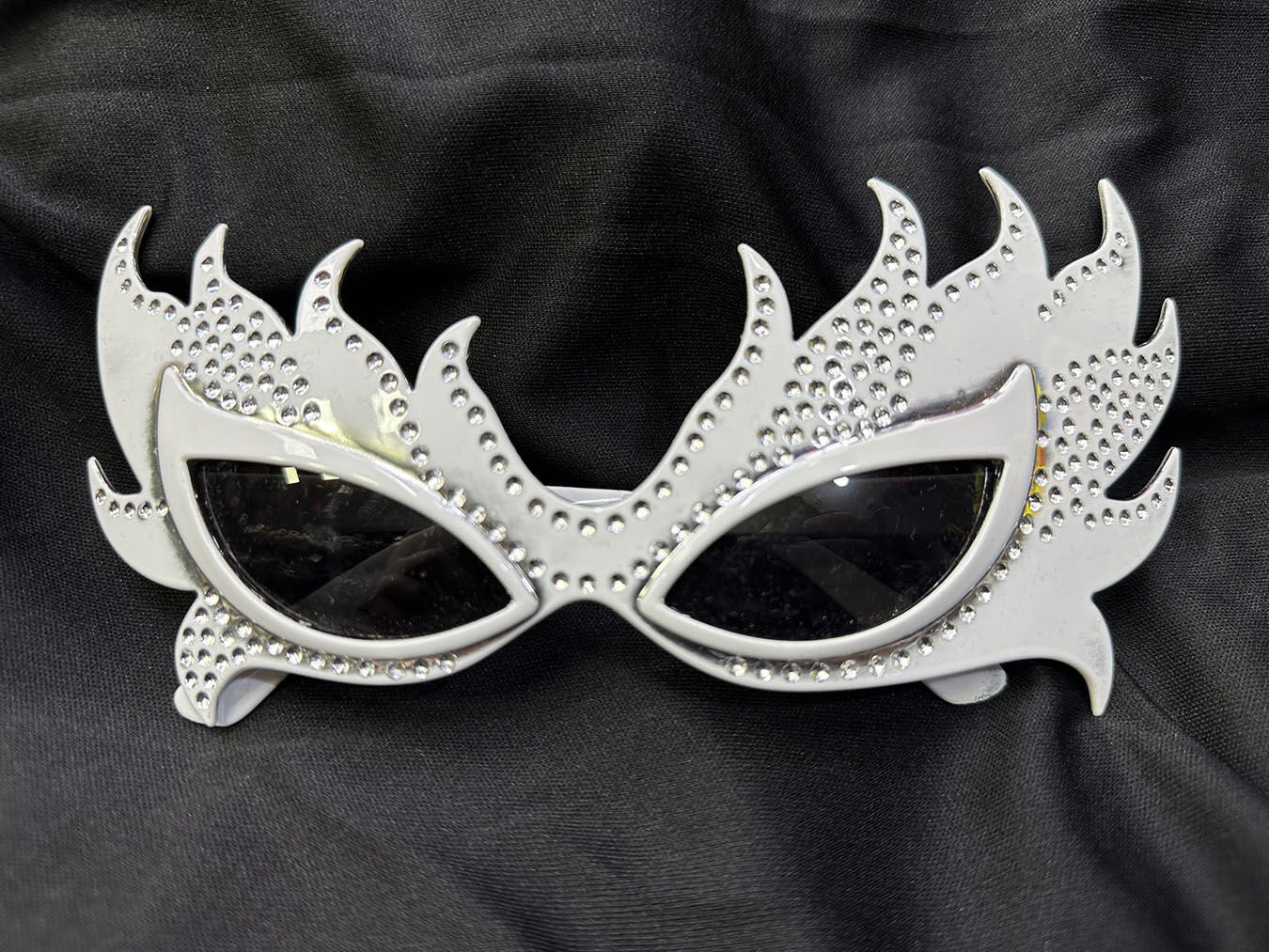 Taşlı Göz Kamaştıran Gecenin Yıldızı Beyaz Parti Alev Gözlük