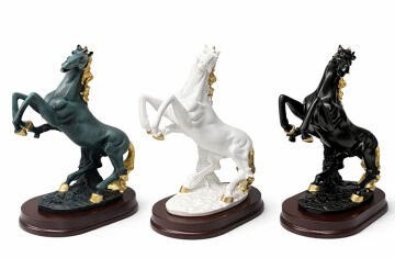 Polyester Şahlanmış At Figürü