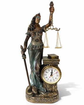 Polyester Saatli Adalet Figürü