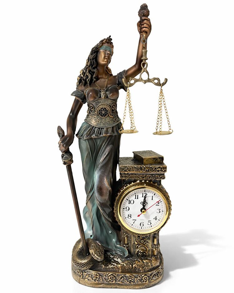 Polyester Saatli Adalet Figürü