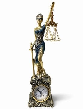 Polyester Saatli Adalet Figürü