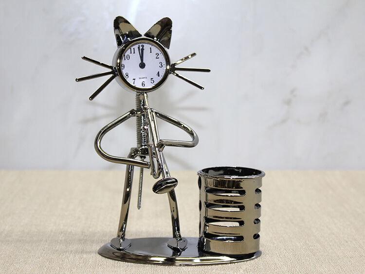 Metal Saksafon Çalan Kedi Müzisyen Saat Ve Kalemlik