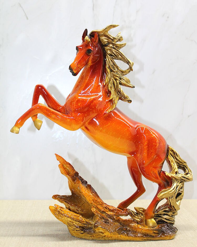 Polyester Şahlanmış At Figürü