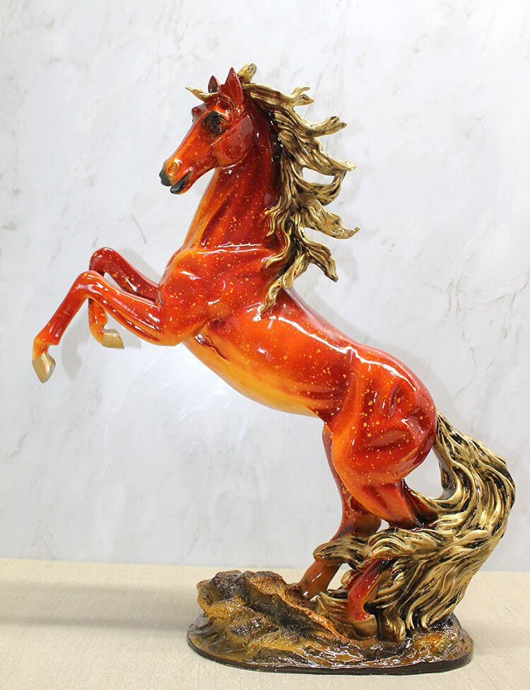 Polyester Şahlanmış At Figürü