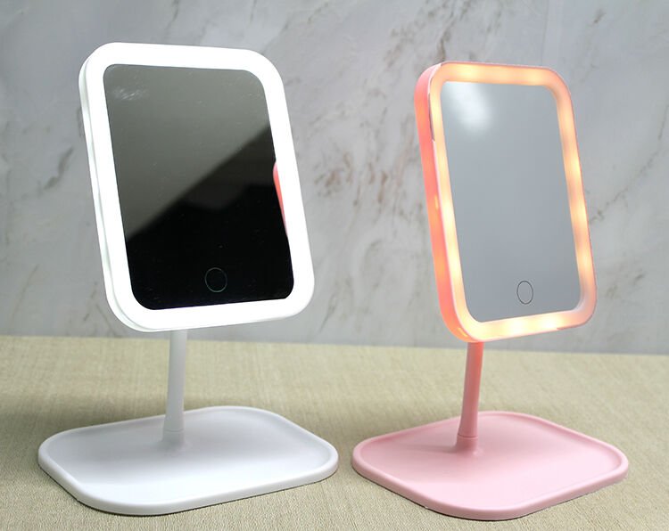 Diktörgen Ledli Makyaj Aynası