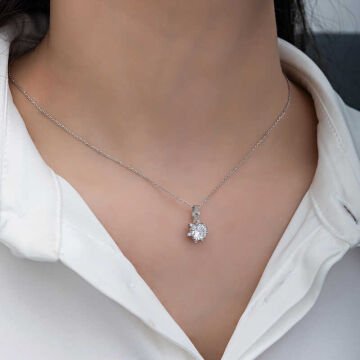 925 Ayar ​Gümüş Çiçek Desenli Kadın Kolye