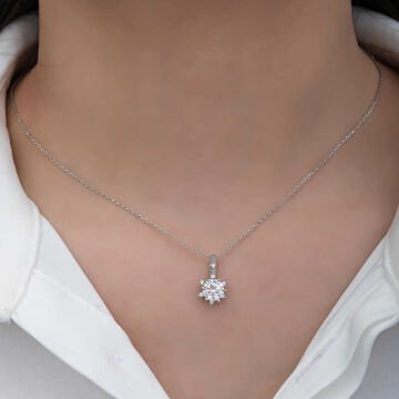 925 Ayar ​Gümüş Çiçek Desenli Kadın Kolye