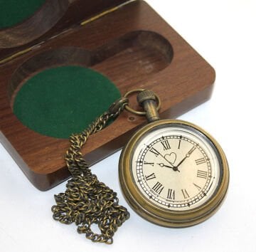 Ahşap Kutulu Pirinç Köstekli Saat