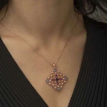 925 Ayar Gümüş Rose Etnik Desenli Madalyon Kolye