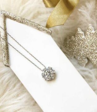 925 Ayar Gümüş Buz Beyazı Baget Taşlı Kolye