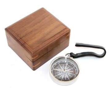 Ahşap Kutulu Krom Pusula