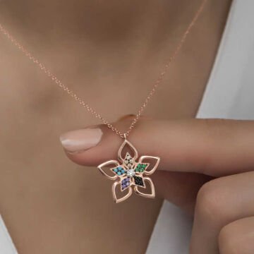 ​925 Ayar Gümüş Renkli Taşlı Çiçek Kadın Gümüş Kolye
