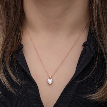 925 Ayar Gümüş Rose Beyaz Taşlı Kalpli Kadın Kolye