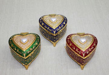 Taşlı Kutu