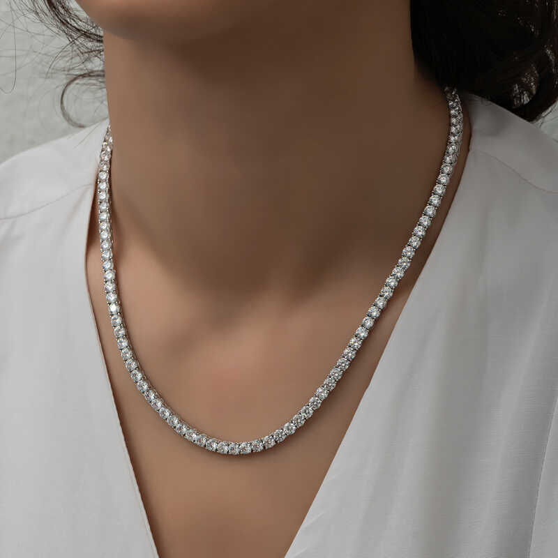 Gümüş 4 mm Beyaz Taşlı Su Yolu Kadın Kolye