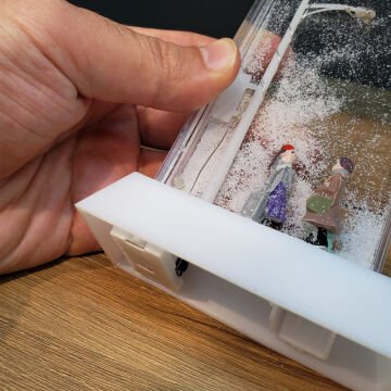 Romantik Sevgililer Tasarımlı Sokak Lambası Kar Küresi