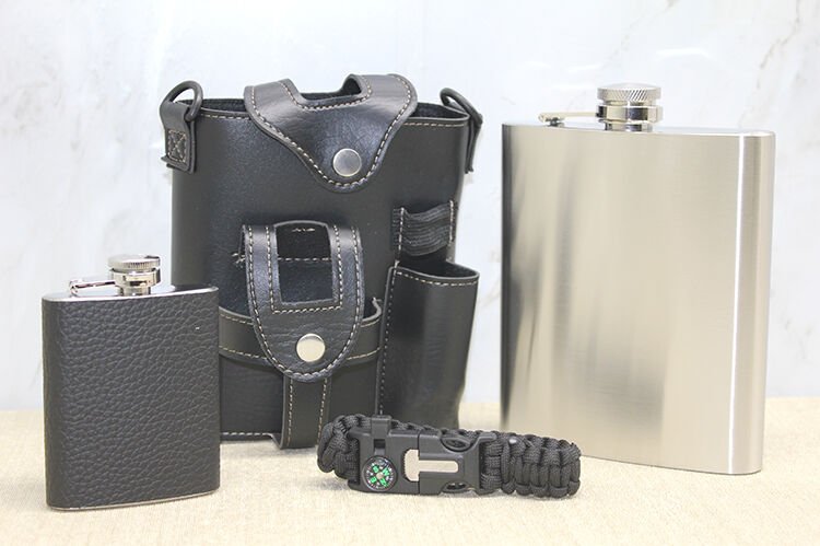 Deri Kılıflı Matara Seti