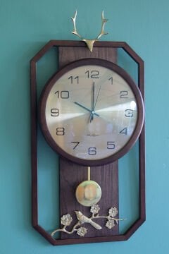 Geyikli Duvar Saati Sarkaçlı