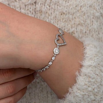 Gümüş Zirkon Taşlı Kalpli Kadın Bileklik