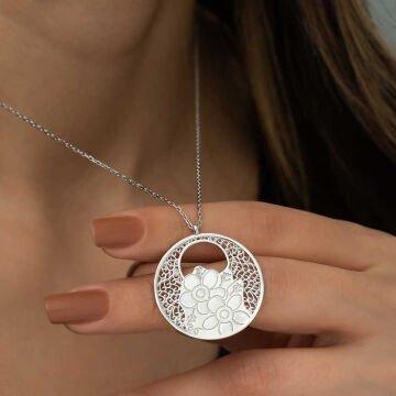 925 Ayar Gümüş Yaşam Çiçeği Kadın Gümüş Kolye