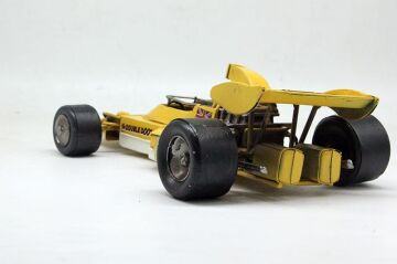 Dekoratif Metal Yarış Arabası Biblo