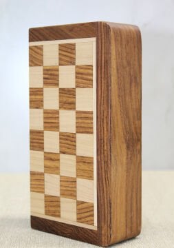 Özel Vernikli Mıknatıs Taşlı Ahşap Katlanabilir Kutulu Satranç Oyunu 12.5 Cm