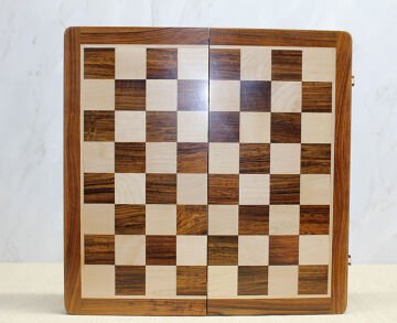 Özel Vernikli Mıknatıs Taşlı Ahşap Katlanabilir Kutulu Satranç Oyunu 30 Cm