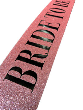 Pembe Üzeri Siyah Büyük Bride To Be Yazılı Simli Işıltılı Kuşak Kemer 10 cm Genişlik