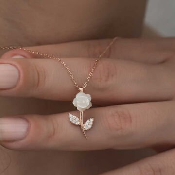 925 Ayar Gümüş Rose Beyaz Gül Kadın Gümüş Kolye