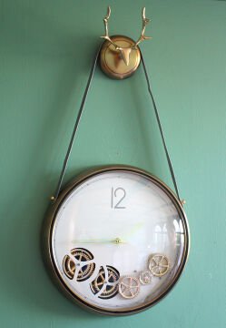 Çarklı Geyikli Duvar Saati