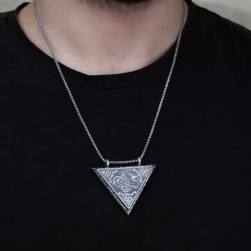 925 Ayar Gümüş Üçgen İçi Açılabilen Tuğra Muskalık Gümüş Kolye