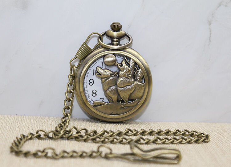 Kurt Tasarımı Köstekli Saat