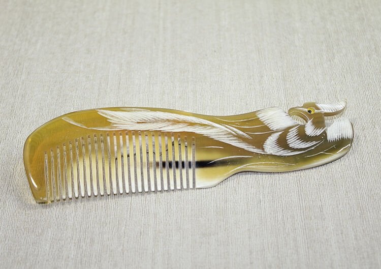 Kemik Tavuskuşu Tarak