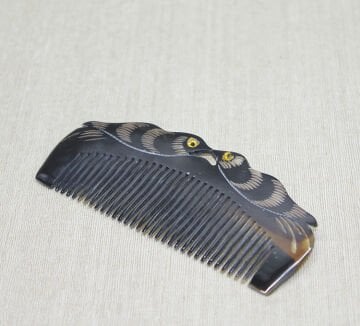 Kemik Tavuskuşu Tarak