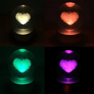 Kalp Tasarımlı Işıklı Cam Küre