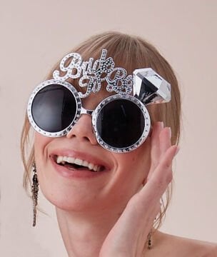 Gümüş Renk Bride To Be Yazılı Gelin Gözlüğü 15x10 cm