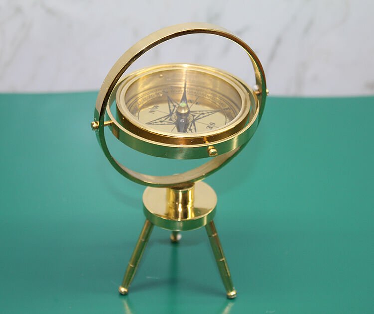 Pirinç Masa Üstü Pusula